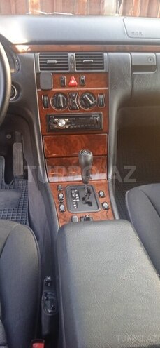 Mercedes E 240 1997, 250,000 km - 2.4 l - Mingəçevir
