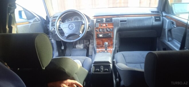 Mercedes E 240 1997, 250,000 km - 2.4 l - Mingəçevir