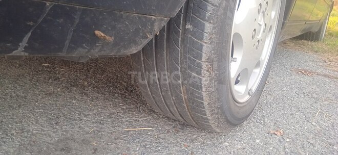 Mercedes E 240 1997, 250,000 km - 2.4 l - Mingəçevir