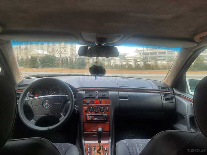 Mercedes E 300 1999, 100,000 km - 3.0 l - Bakı