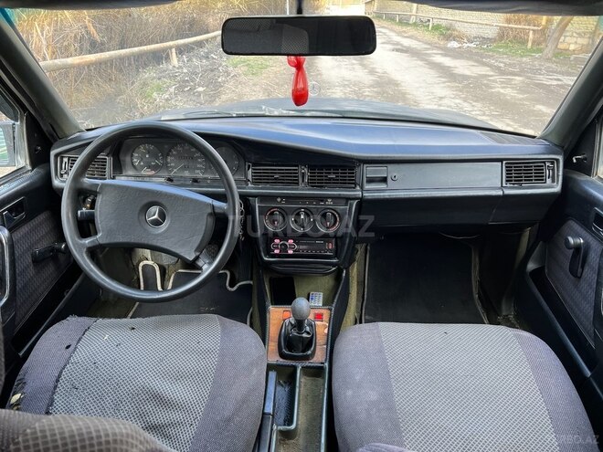 Mercedes 190 1993, 271,744 km - 2.0 l - Ucar