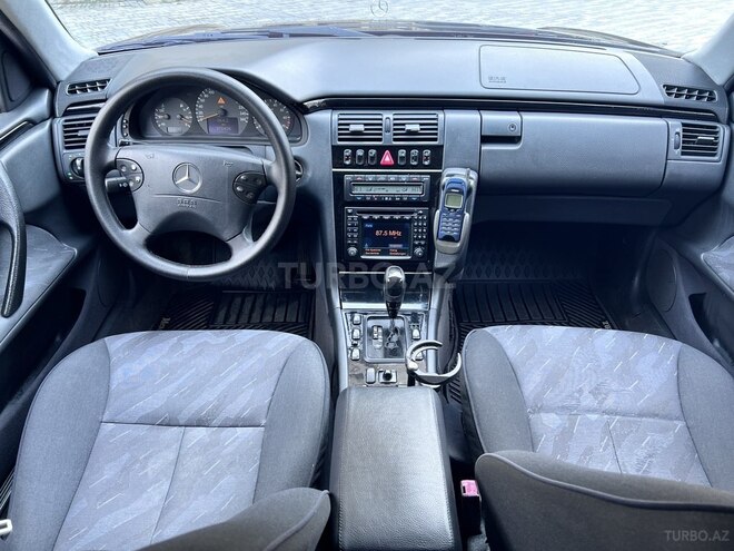 Mercedes E 240 2000, 360,500 km - 2.6 л - Bakı