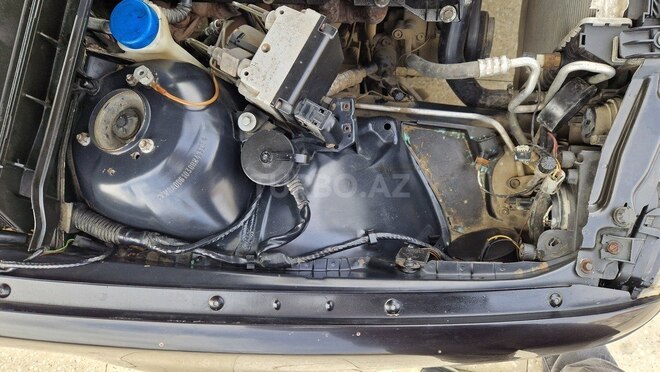 BMW 528 1999, 285,000 km - 2.8 л - Bakı