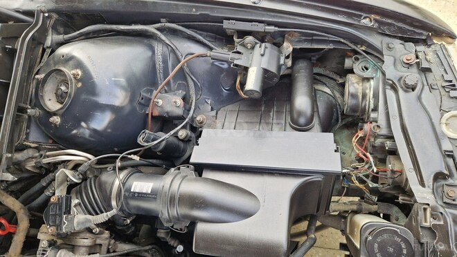 BMW 528 1999, 285,000 km - 2.8 л - Bakı