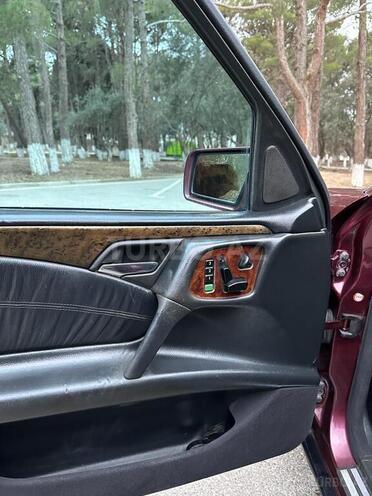 Mercedes E 240 1997, 380,000 km - 2.4 l - Sumqayıt