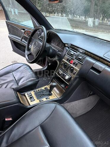 Mercedes E 240 1997, 380,000 km - 2.4 l - Sumqayıt