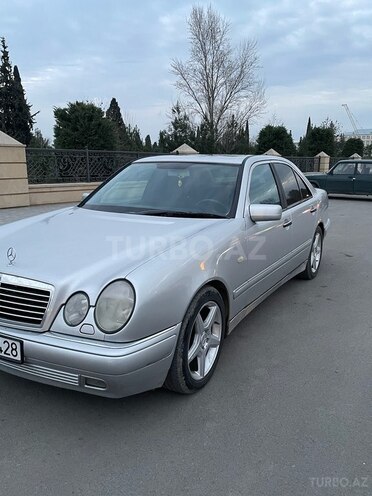 Mercedes E 240 1998, 350,000 km - 2.4 l - Bərdə