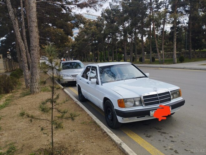 Mercedes 190 1988, 400,000 km - 2.5 l - Goranboy