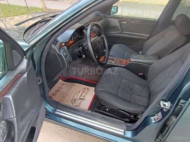 Mercedes E 240 1999, 321,000 km - 2.4 l - Şirvan