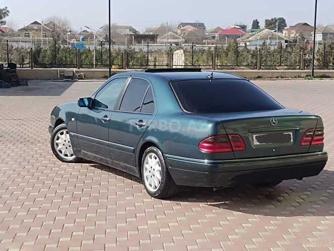 Mercedes E 240 1999, 321,000 km - 2.4 l - Şirvan