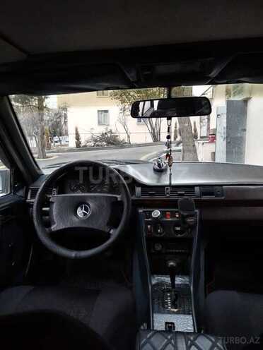 Mercedes E 260 1987, 250,000 km - 2.6 л - Bakı