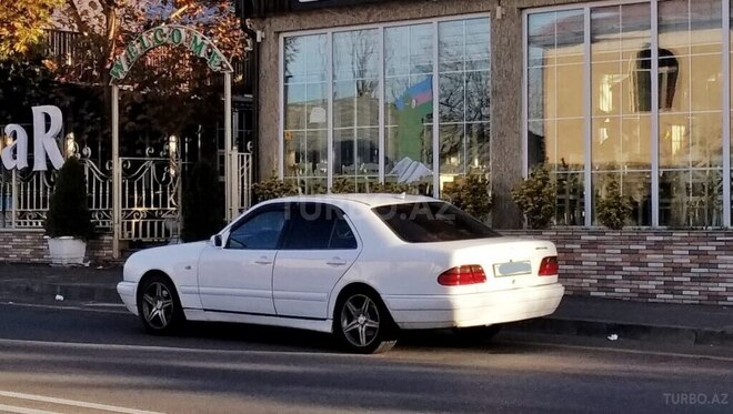 Mercedes E 280 1998, 370,000 km - 2.8 л - Mingəçevir