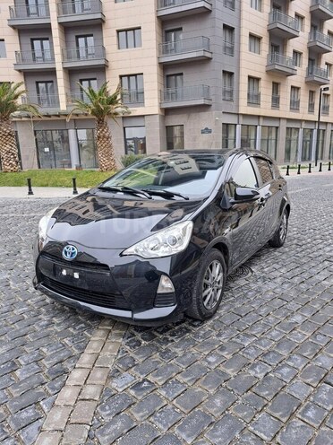 Toyota Prius C 2015, 42,000 km - 1.5 l - Bakı