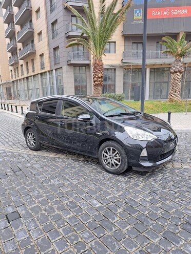 Toyota Prius C 2015, 42,000 km - 1.5 l - Bakı