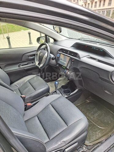 Toyota Prius C 2015, 42,000 km - 1.5 l - Bakı