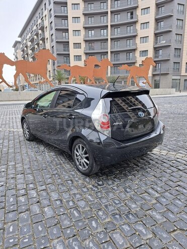 Toyota Prius C 2015, 42,000 km - 1.5 l - Bakı