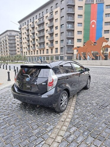 Toyota Prius C 2015, 42,000 km - 1.5 l - Bakı