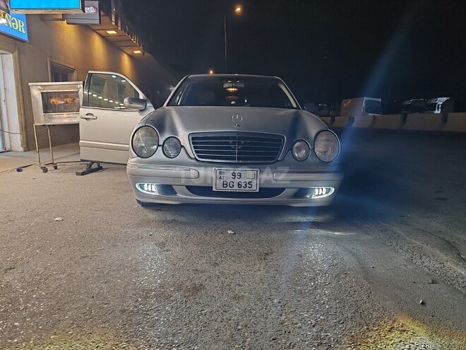 Mercedes E 240 2001, 320,200 km - 2.4 л - Bakı