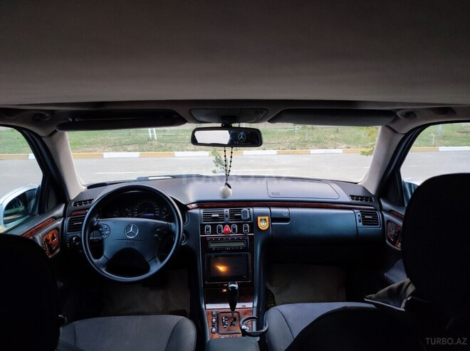 Mercedes E 240 2001, 320,200 km - 2.4 л - Bakı