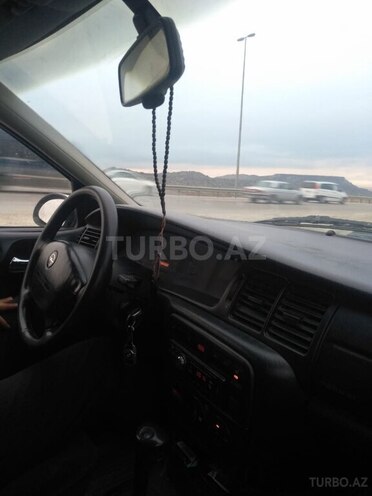 Opel Vectra 2001, 291,898 km - 1.6 l - Salyan