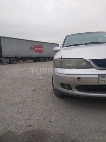 Opel Vectra 2001, 291,898 km - 1.6 l - Salyan