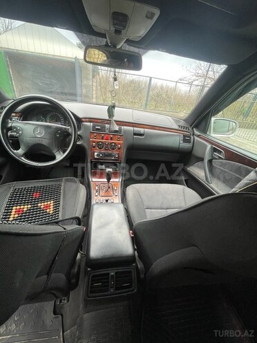 Mercedes E 270 2000, 490,000 km - 2.7 l - Biləsuvar