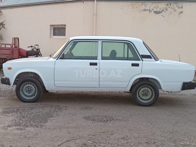 LADA (VAZ) 2107 2004, 99,000 km - 1.6 л - Ucar