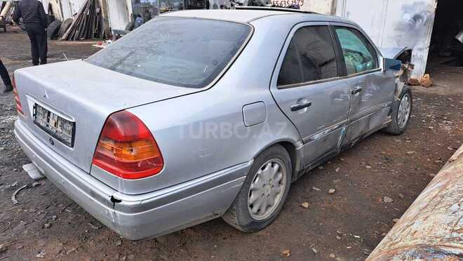 Mercedes C 220 1995, 379,000 km - 2.2 l - Tovuz