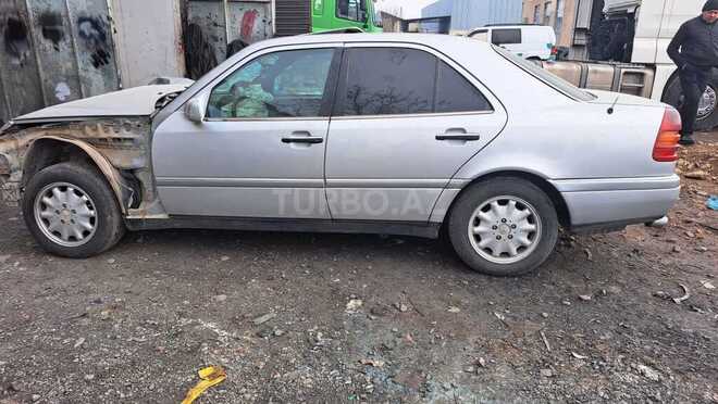Mercedes C 220 1995, 379,000 km - 2.2 l - Tovuz