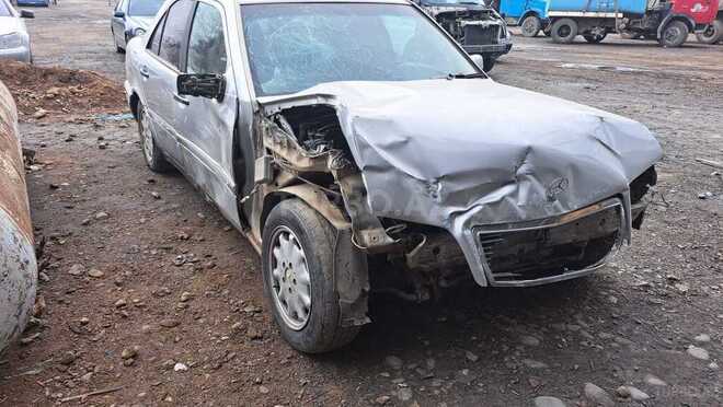 Mercedes C 220 1995, 379,000 km - 2.2 l - Tovuz
