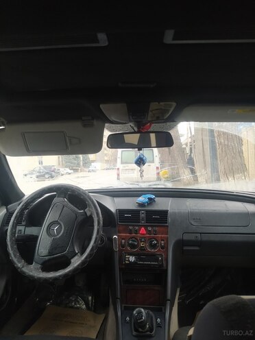 Mercedes C 180 1998, 101,020 km - 2.3 л - Quba