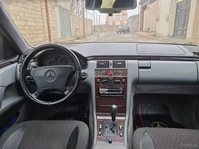 Mercedes E 200 1997, 310,000 km - 2.0 l - Bakı