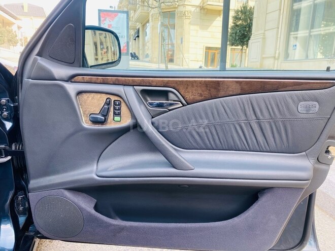 Mercedes E 320 2000, 258,535 km - 3.2 l - Bakı