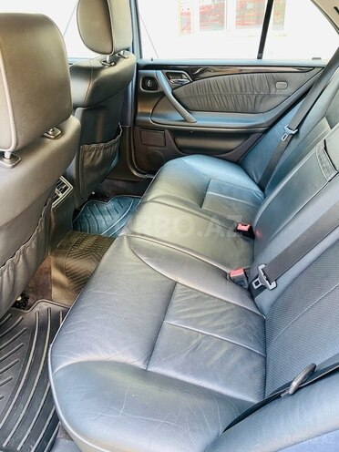 Mercedes E 320 2000, 258,535 km - 3.2 l - Bakı
