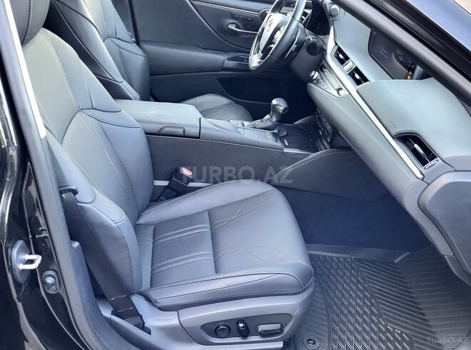 Lexus ES 250 2019, 42,000 km - 2.5 л - Bakı