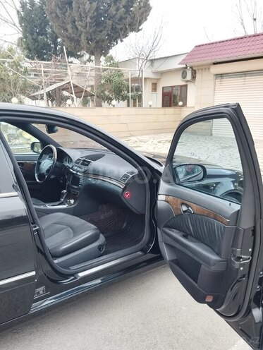 Mercedes E 240 2002, 199,600 km - 2.6 l - Mingəçevir