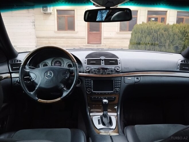 Mercedes E 240 2002, 199,600 km - 2.6 l - Mingəçevir