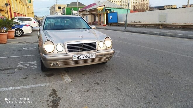 Mercedes E 240 1999, 378,187 km - 2.4 л - Bakı