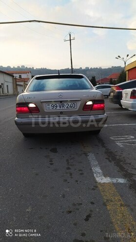 Mercedes E 240 1999, 378,187 km - 2.4 л - Bakı