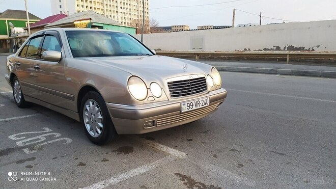 Mercedes E 240 1999, 378,187 km - 2.4 л - Bakı