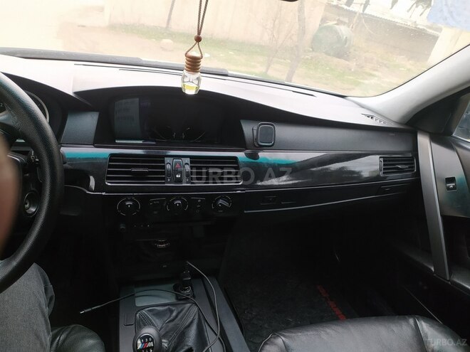 BMW 520 2005, 300,000 km - 2.0 l - Bakı