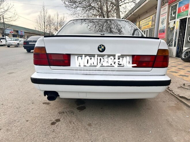BMW 520 1993, 300,000 km - 2.0 л - Ağcabədi