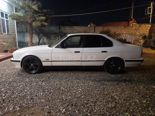 BMW 520 1993, 300,000 km - 2.0 л - Ağcabədi