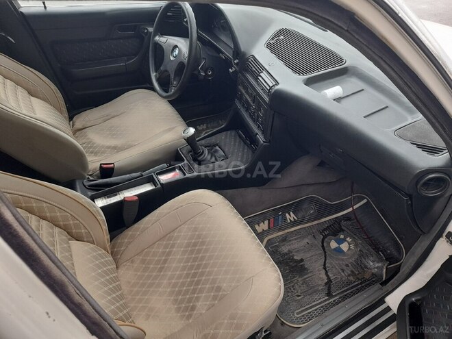 BMW 520 1993, 300,000 km - 2.0 л - Ağcabədi