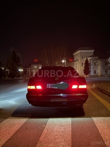Mercedes E 240 2002, 371,000 km - 2.6 l - Mingəçevir