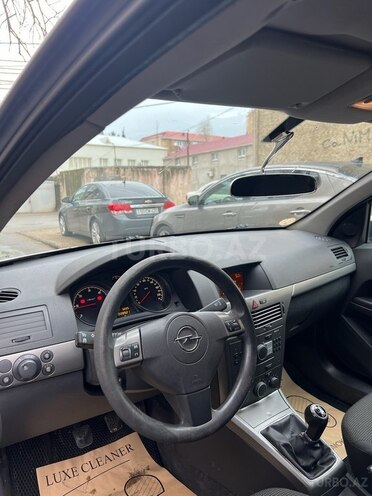 Opel Astra 2006, 228,000 km - 1.3 l - Bakı