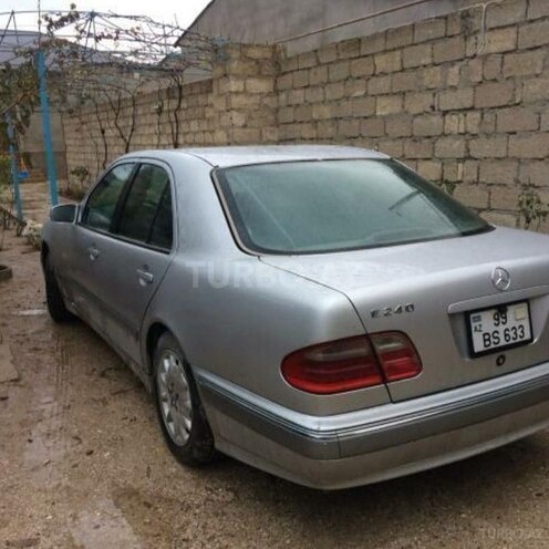 Mercedes E 240 2001, 397,389 km - 2.4 l - Beyləqan