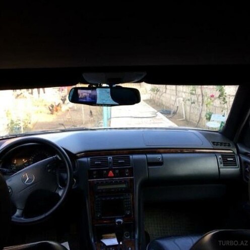 Mercedes E 240 2001, 397,389 km - 2.4 l - Beyləqan