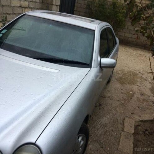 Mercedes E 240 2001, 397,389 km - 2.4 l - Beyləqan