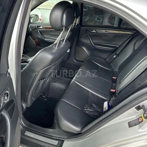 Mercedes E 240 2001, 397,389 km - 2.4 l - Beyləqan